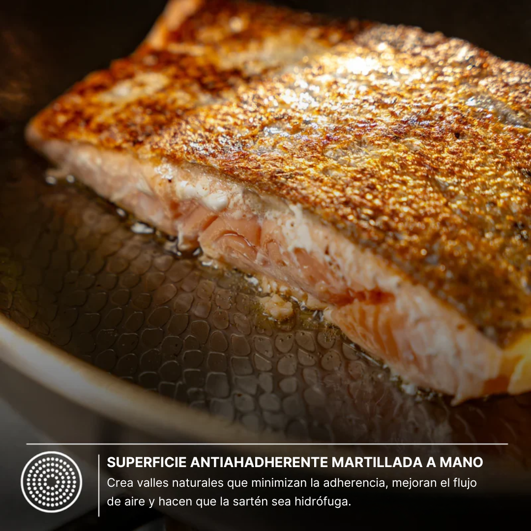 Sartén martillada de titanio