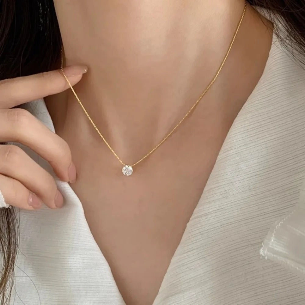 Cléa moissanite steinhálsmen