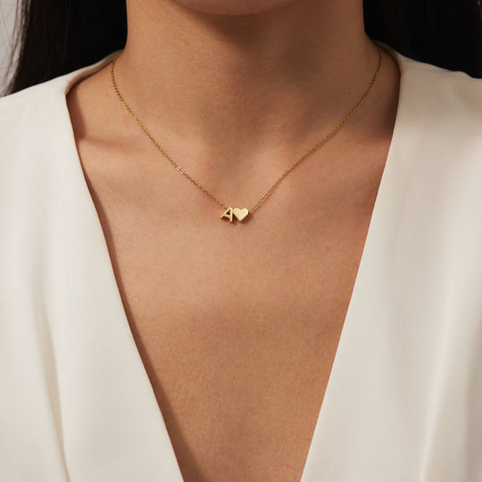 Gullhálsmen með eilífri ást og letri